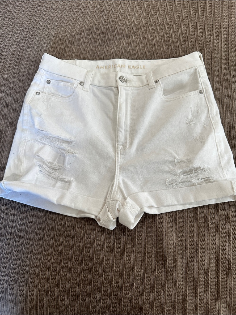American Eagle Outfitters White Distressed curvy High rise shortie